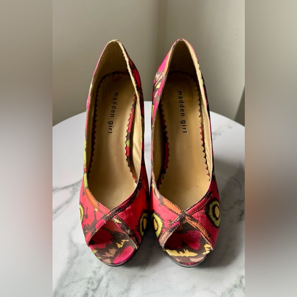 Madden Girl Lynettee Floral Satin Peep Toe Stiletto Heels.